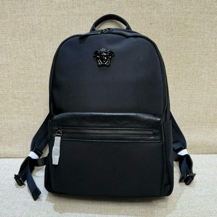 Picture of Versace Mens Bags _SKUfw241653877fw